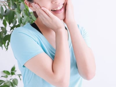 うきうきしている人の画像