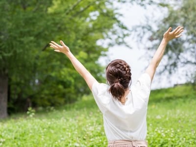 嬉しくてバンザイ