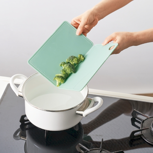 スマシェフ　たためる多機能まな板の商品画像2枚目