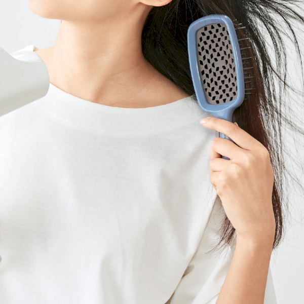 髪にやさしい　速乾ヘアブラシの商品画像2枚目