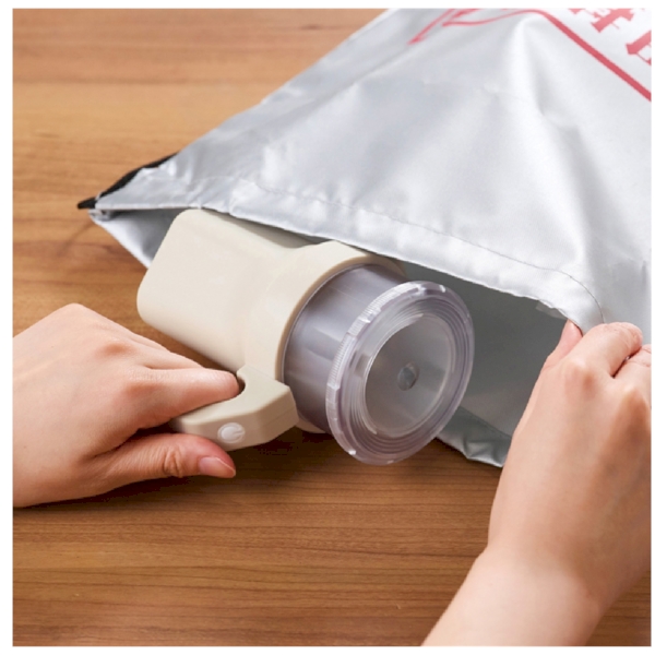 備えて安心　単1形から単4形まで使えるハンディライト【防災・ライト】の商品画像4枚目